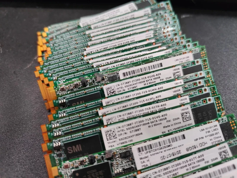 Intel 180GB SSD M.2 SATA III 2280 Solid State Drive - Image 1 of 1