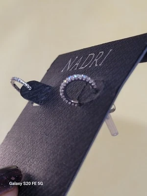 Nadri 设计师签名 C 环状耳环立方氧化锆镀铑柱 * 全新 * * — 第 1/4 张图片