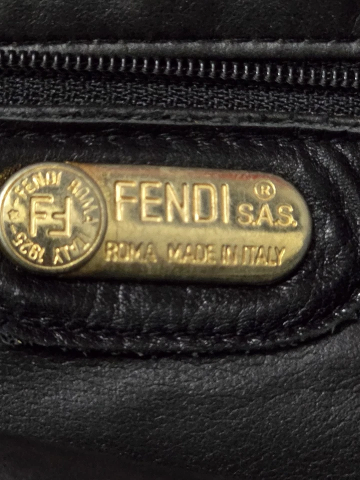 Bolso de hombro Fendi FF vintage de cuero negro Foto 1 de 4