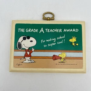 1965 Hallmark Peanuts Snoopy Woodstock Grade A Teacher Award Wood Plaque Vintage - Picture 1 of 9