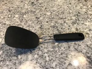 OXO Large Flat Flexible Blade Short 10 3/4” Spatula Flipper Turner - Picture 1 of 6