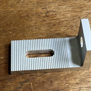 Aluminiowy wspornik montażowy kąt prosty - Zdjęcie 1 z 7