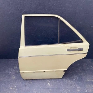 Puerta trasera izquierda mercedes-benz w201 190e sedán - Imagen 1 de 18