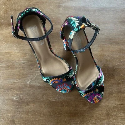 Tacones Brash Metálicos Bordados Floral 4" Bloque Para Mujer US 7 Foto 1 de 4