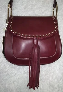 Borsa a tracolla Alyssa Vegan in pelle bordeaux tracolla regolabile - Foto 1 di 24