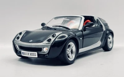 bBURAGO SMART ROADSTER COUPÉ 1:18 - Bild 1 von 4