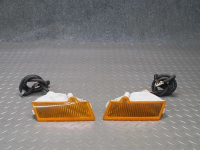 03-06 CHEVROLET SSR SET OF 2 FRONT LEFT & RIGHT PARK TURN SIGNAL LIGHT OEM - Image 1 of 4