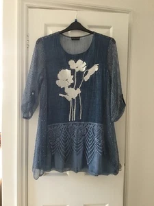 Unusual Ladies Top for any occasion - Picture 1 of 6