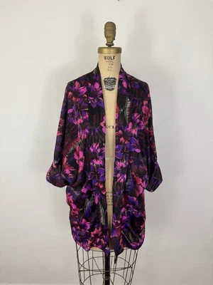 Vintage 1980’s Hawaiian Floral Short Sleeve Open Blouse Cardigan Size M - Image 1 of 4