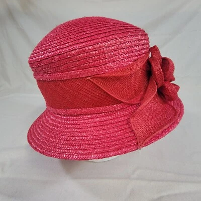 Betmar Nueva York Grande Rojo con Lazo Cubo Sombrero Fiesta Boda, Derby. Té Foto 1 de 4