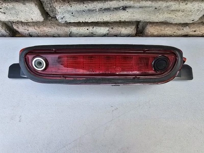 Cargador trasero Chrysler 300 2015-2019 tercera luz de freno con cámara OEM Foto 1 de 4