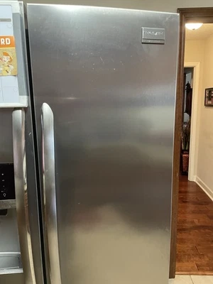 Refrigerador Frigidaire Gallery  Foto 1 de 3