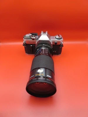 Cámara fotográfica Canon AT-1 35 mm con lente macro 1:4 MC Iron 28-105 mm f/3,2-4,5 Foto 1 de 4