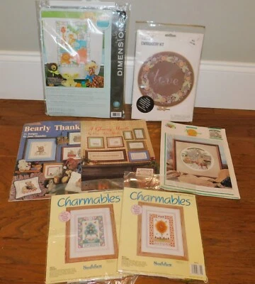 Kits de punto de cruz LOTE 7 folletos patrones tela hilo dental + emb. Dimensiones++ ¡En muy buen estado! Foto 1 de 4