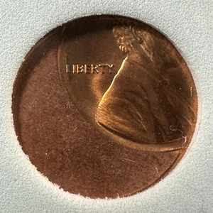 ND Lincoln Cent, Off-Center Mint ERROR. Full Liberty in Holder (84589) - Picture 1 of 4
