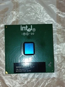 CPU PROCESSOR INTEL CELERON 700MHz Socket-370 SL4P8 700/128/66/1.7V OK VINTAGE - Imagen 1 de 6