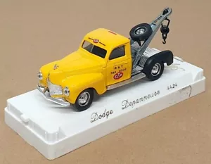 Solido 1/43 Scale 4424 - Dodge Depanneuse Wrecker Truck (STP) Yellow - Picture 1 of 5