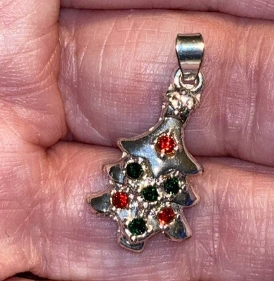 Colgante pequeño de diamantes de imitación árbol de Navidad tono plata para collar Foto 1 de 4