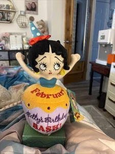 Betty Boop Birthday Bash "May" Cupcake Stofftier 12 Zoll Plüschpuppe - 2013 Neu mit Etikett - Bild 1 von 1