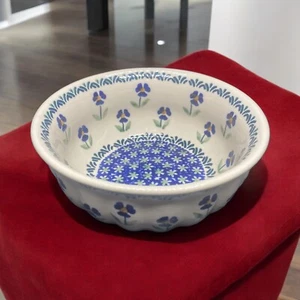 Cuenco acanalado de cerámica polaco marcado Boleslawiec flores azules tallos verdes 6,75"x3" - Imagen 1 de 8