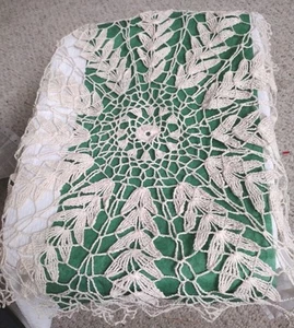 Large Vintage Ivory Colored 27 In Diameter Doily - Picture 1 of 9