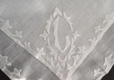 APLICACIÓN VINTAGE HANKY MADEIRA TRABAJO BLANCO SOBRE LINO BLANCO EXQUISITOS BORDES Foto 1 de 3