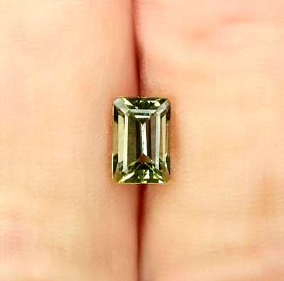 Турмалин огненно-зеленый добытый из натуральной земли неотапливаемый изумруд огранки 6x4 мм IF - Изображение 1 из 4