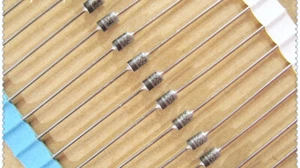 BZX85C8V2 replace 1N4738A 8.2V/1W gold-sealed voltage regulator diode - Picture 1 of 1