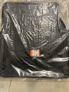 genuine new Land Rover 90 (1987-2006) Rubber floor mats (Please send reg) - Picture 1 of 2
