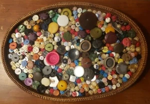 Lot of 400+ Vintage Sewing Buttons - Mostly Metal And Self Shank - Various Sizes - Picture 1 of 6