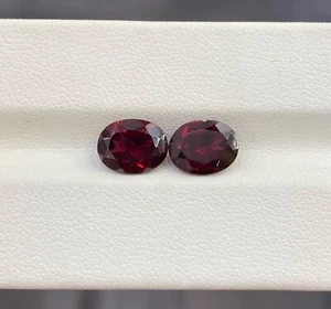 6,75 ct beste Qualität tief lila rot / natürlicher Rhodolith Granat - oval 2 Stück!! - Bild 1 von 2