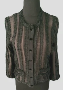Louis Vuitton schwarze/kreidefarbene Seidenjacke mit Rüschen mit Futter. Größe 4 US 38 FR - Bild 1 von 8