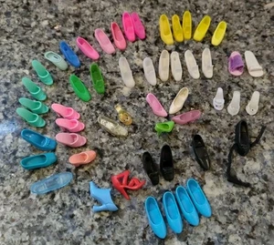 Lote 52 Zapatos Barbie Años 60-70 80 De Colección - Taiwán - Corea Hong Kong - Pares y Solteros - Imagen 1 de 13