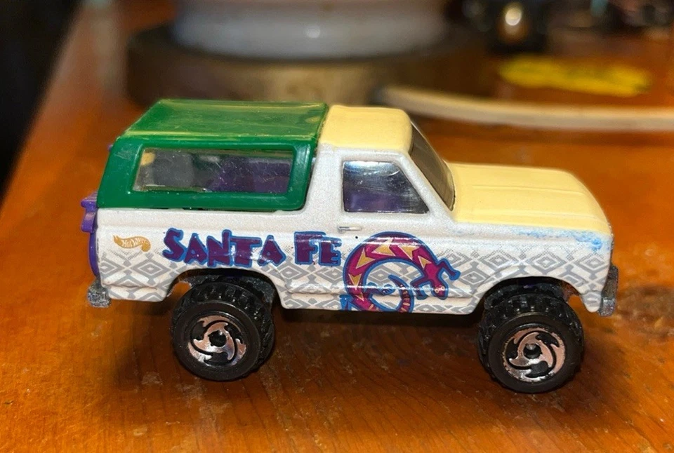 Mattel 1979 First Wheels Hong Kong Tow Truck Diecast - Image 1 of 4