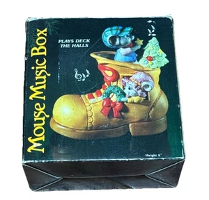 Caja de música JASCO Mouse reproduce Deck the Halls ratones bota árbol de Navidad corona EN CAJA - Imagen 1 de 4