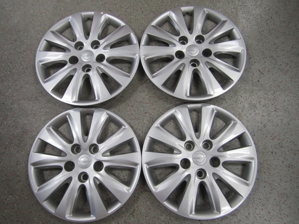 Tapacubos cubiertas de rueda OEM 2017-2022 Chrysler Pacifica 17" 04726536AB 8056 - Juego/4 Foto 1 de 4