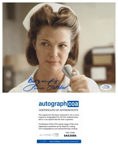 Foto firmada por Louise Fletcher 8x10 ACOA autografiada Uno voló sobre el nido - Imagen 1 de 3