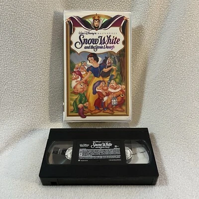 Walt Disney's Snow White and the Seven Dwarfs Masterpiece VHS 1524 Clamshell - Image 1 of 4