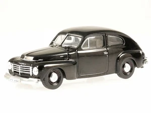 Volvo PV444 black diecast modelcar in showcase Atlas 1:43 - Picture 1 of 4