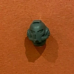 Black Templar Sword Brethren - HELMET (B)- Bits 40K - Picture 1 of 1