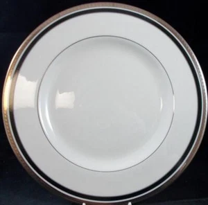Pickard Diplomat Dinner Plate - Picture 1 of 5