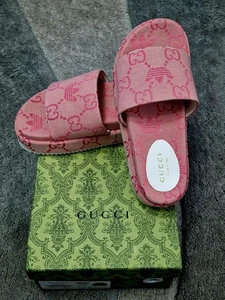Sandals Size 5 Soft and Easy On Feet - Picture 1 of 1