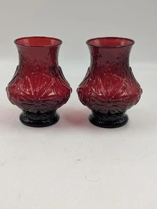Pair Anchor Hocking Ruby Red Embossed Vases Rain Flower Daisy - Picture 1 of 3