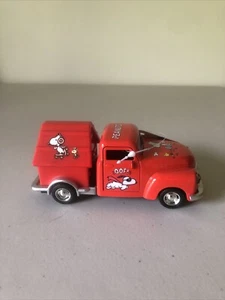 NEW PEANUTS SNOOPY & WOODSTOCK EXTREMELY RARE RED DIECAST 5.5" PULL BACK TRUCK - Picture 1 of 8