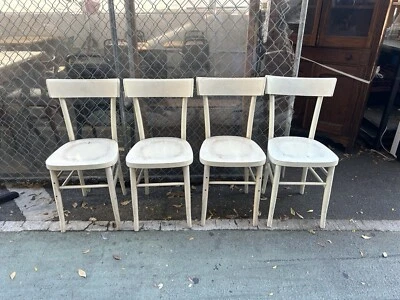 sillas artesanales antiguas blancas de resina madera maciza constructif manual Foto 1 de 4