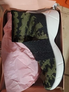 Women's Juicy Couture Ariella Knit Sneakers Green Black Khaki Tie Dye - Picture 1 of 3