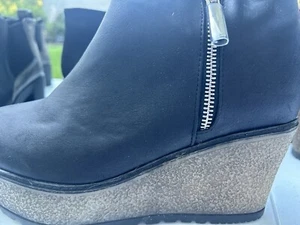 Schwarze Lederstiefel mit Keilabsatz und Reißverschluss Eiche Größe 9 - Bild 1 von 6