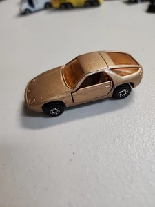 Matchbox Superfast MB59 Porsche 928 Gold with Tan Interior - Picture 1 of 6