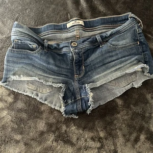 Hollister Denim Shorts 100% cotton Distressed Button Fly Shorts size 11 W30 - Picture 1 of 5