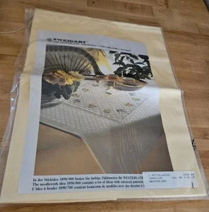 Zweigart Tablecloth Mittledecke WESTERLAND 31" x 31" PALE YELLOW - Picture 1 of 5